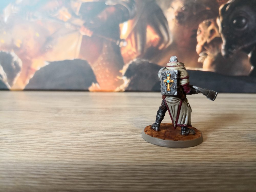 Hero_Leader_1.jpg