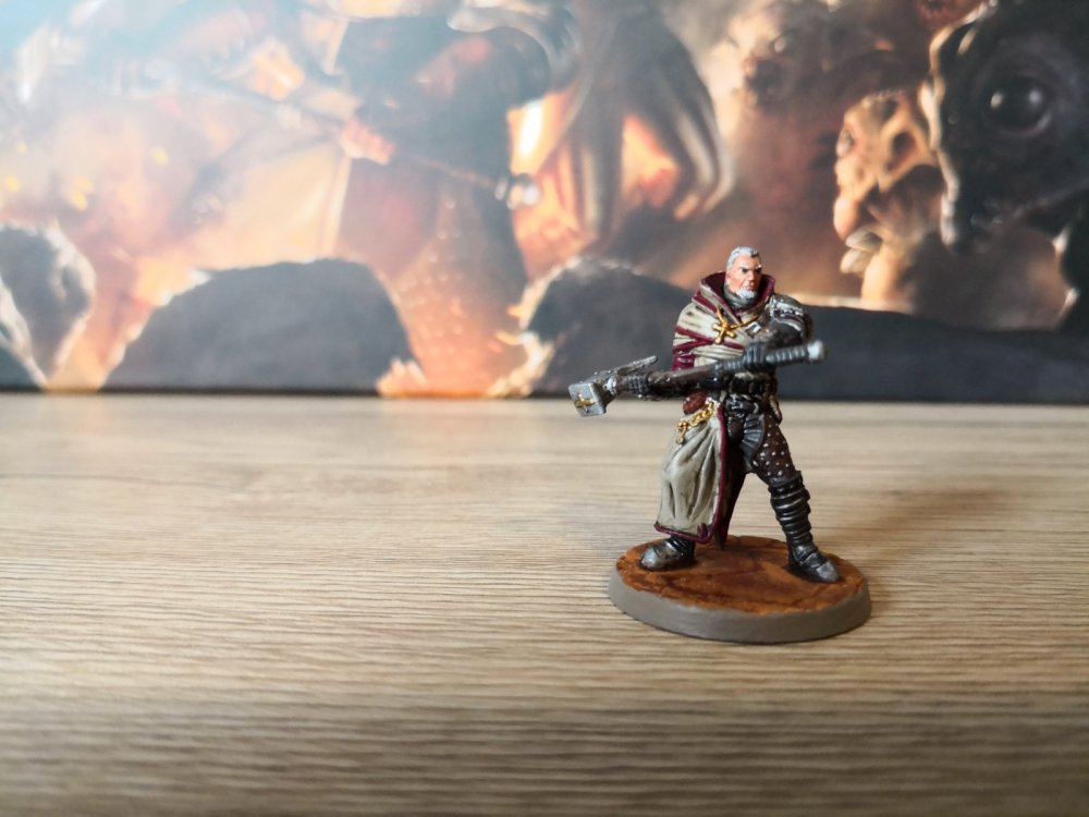 Hero_Leader_2.jpg