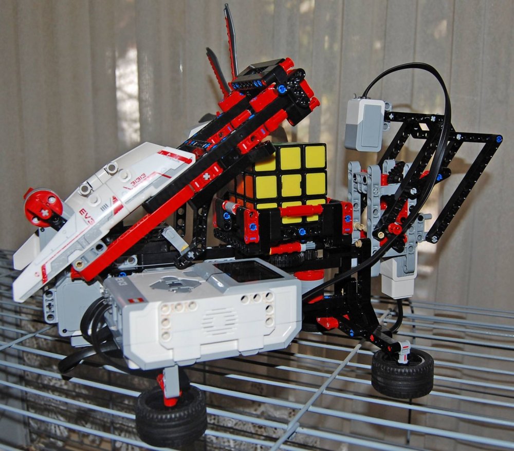 mindstorm.thumb.jpg.00e1b2f18437e467089ccfd68c4e138c.jpg