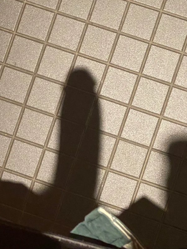 so-big-it-casts-a-shadow-v0-w52uw1e2obwa1.thumb.png.d139f1cbfd6fad3849ae210ea5eca39d.png